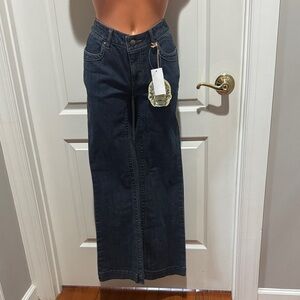 CABI Contemporary Fit Indigo Wash Denim Blue Jeans Boot Cut Size 2 NWT $100